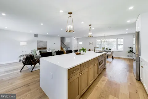 $1,095,000 | 11832 Enid Drive, Potomac, MD 20854