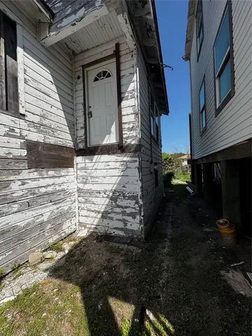 $110,000 | 3815 1/2 Ursuline Street, Galveston, TX 77550