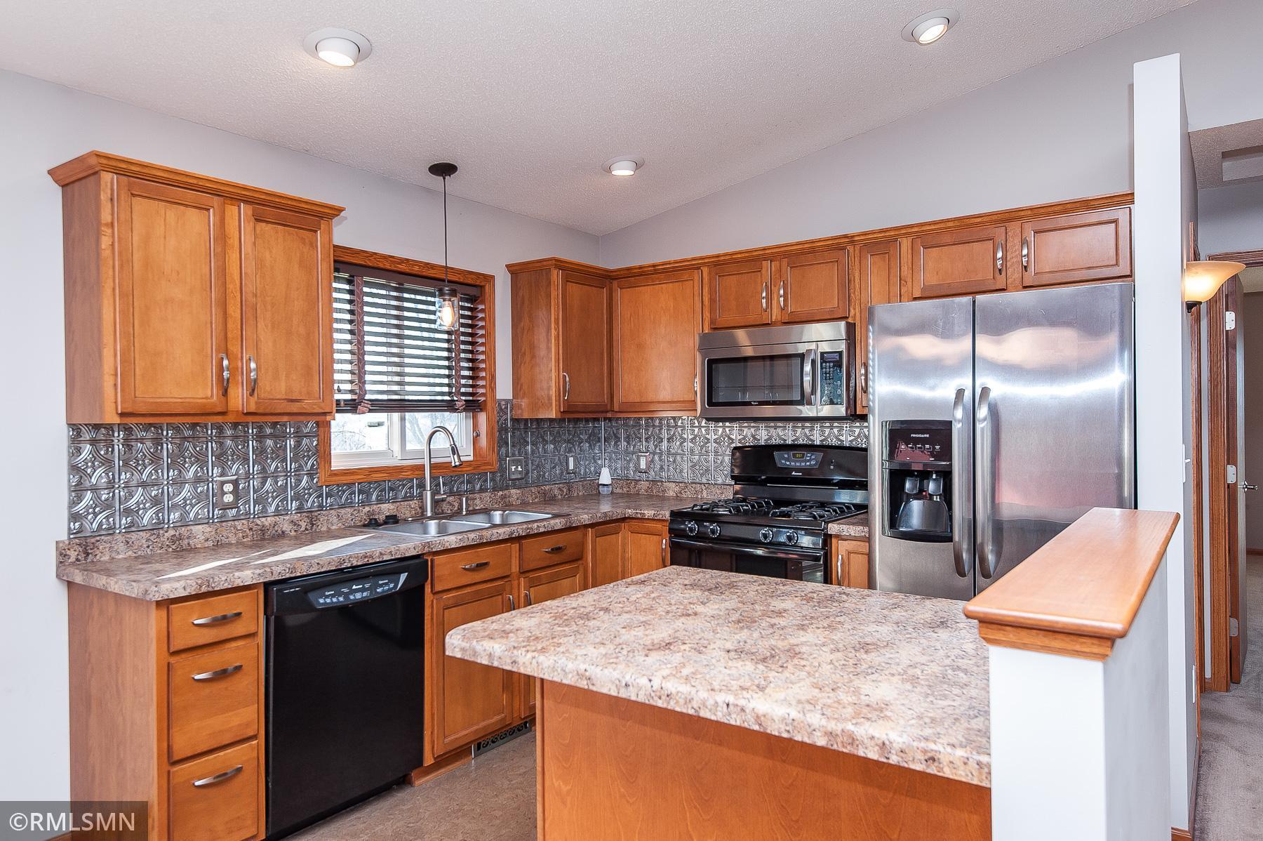 4804 Chieftain Drive Northwest Rochester, MN 55901 - Photo 3 of 24