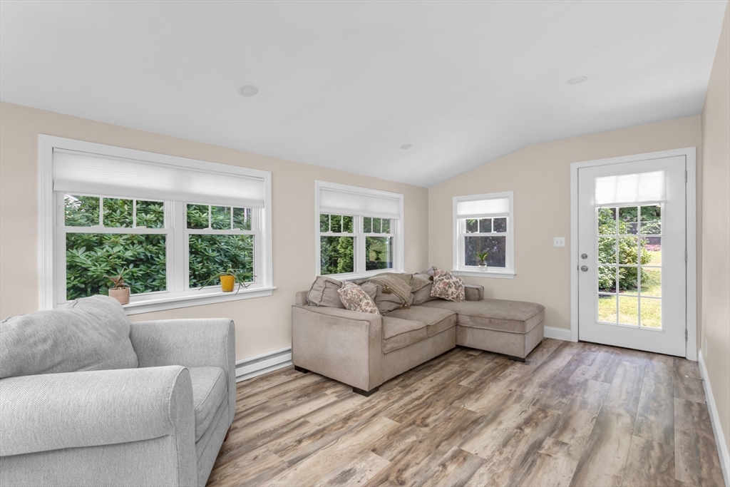 314 Pleasant Street Franklin, MA 02038 - Photo 21 of 40
