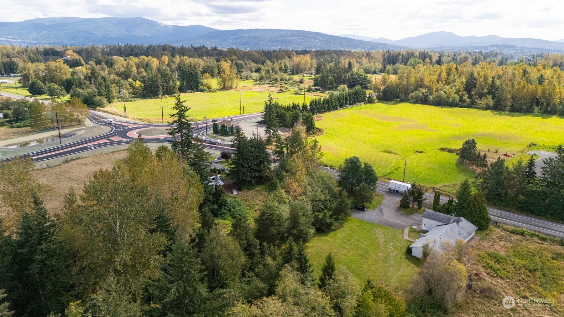 858 East Smith Road Bellingham, WA 98226 - Photo 5 of 40 Gallery Image 5