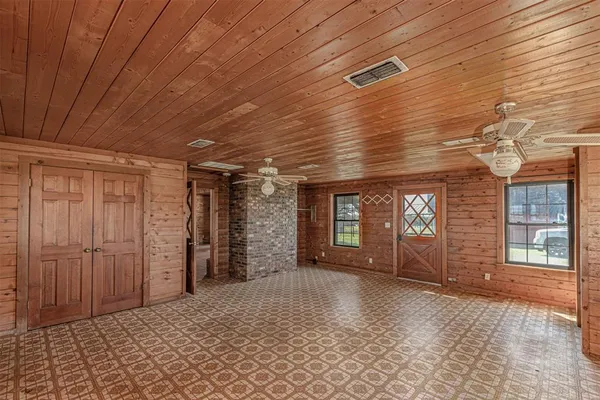a view of a porch with windows