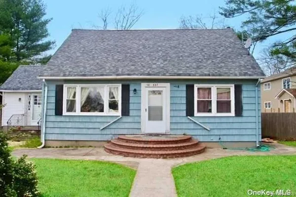 front view of house with a yard