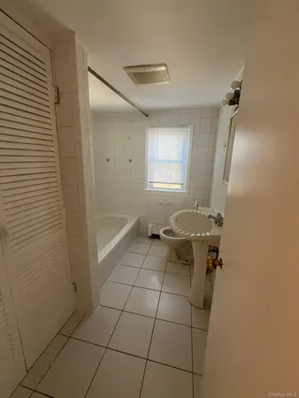 $4,325 | 117 Blydenburg Avenue, Smithtown, NY 11787