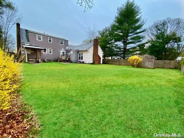 $4,325 | 117 Blydenburg Avenue, Smithtown, NY 11787