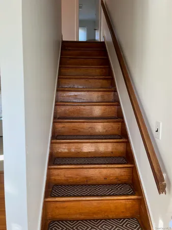 $4,325 | 117 Blydenburg Avenue, Smithtown, NY 11787