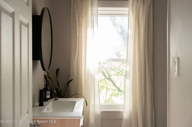 $289,000 | 545 Delaware Avenue, Kingston, NY 12401