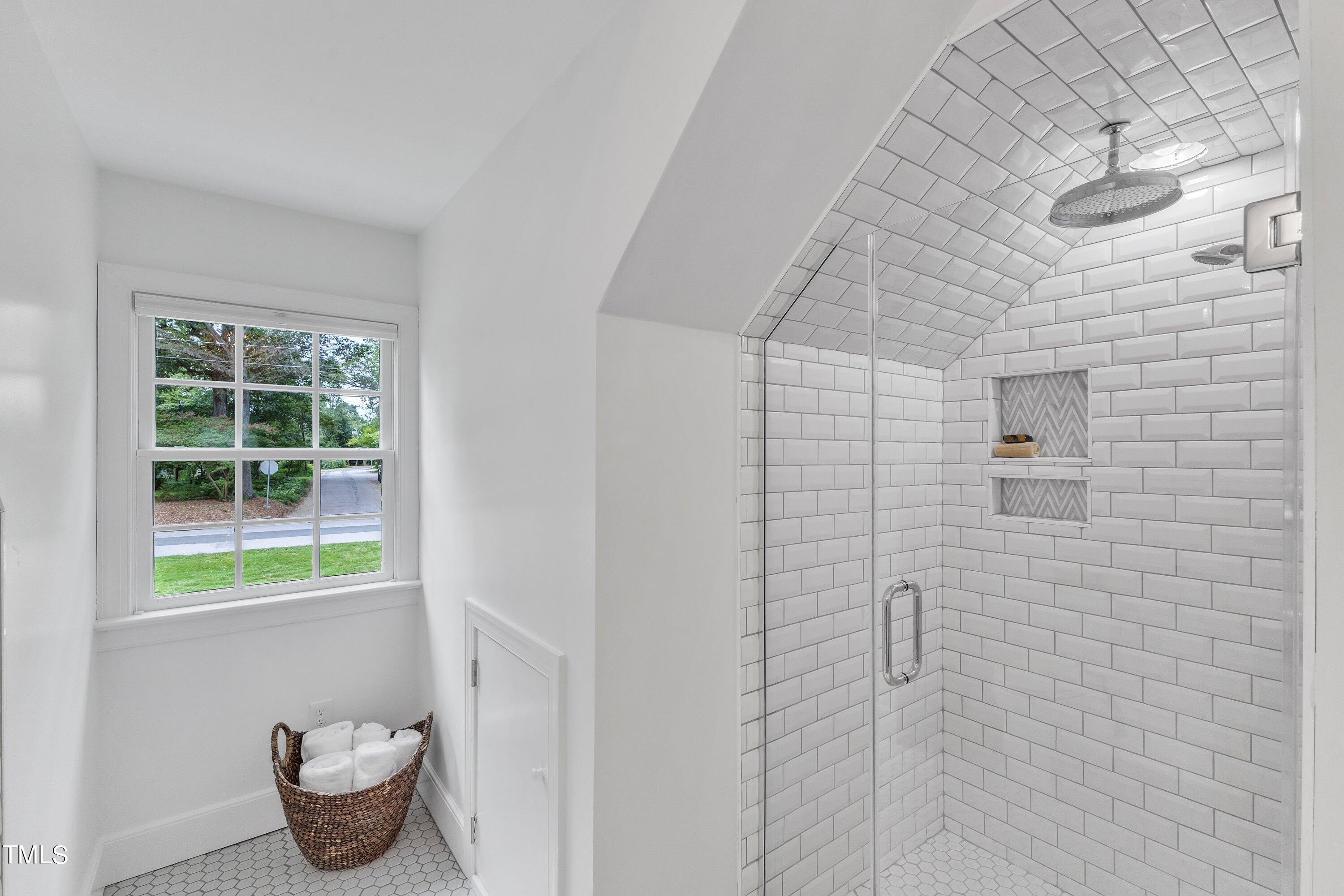 1606 Canterbury Road Raleigh, NC 27608 - Photo 45 of 75 69-1606 Canterbury-77