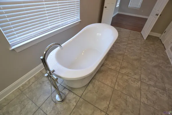 $2,875 | 5296 Myrtle Hill Avenue, Zachary, LA 70791