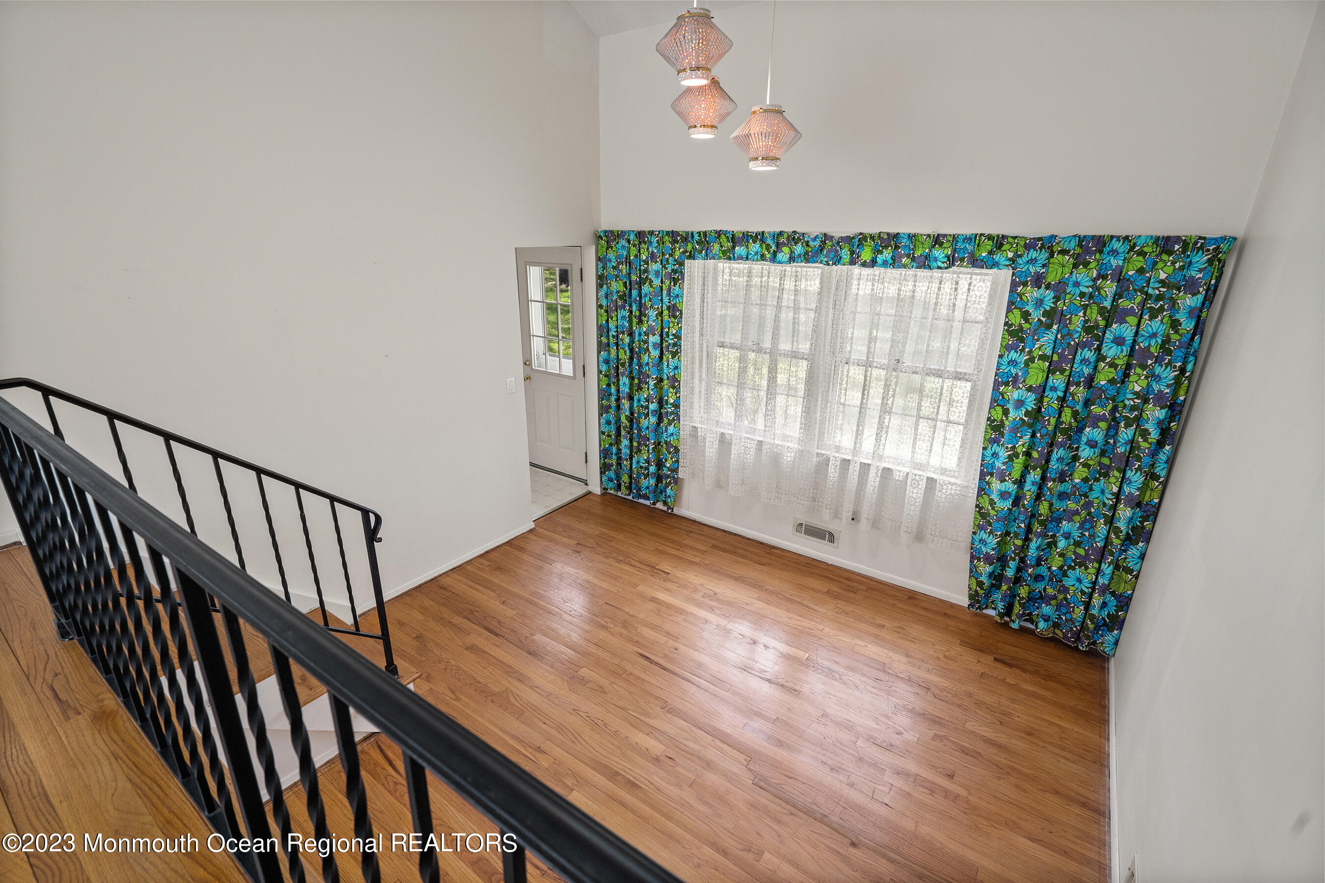 1 Buttonwood Road Middletown, NJ 07748 - Photo 12 of 35 Dining room