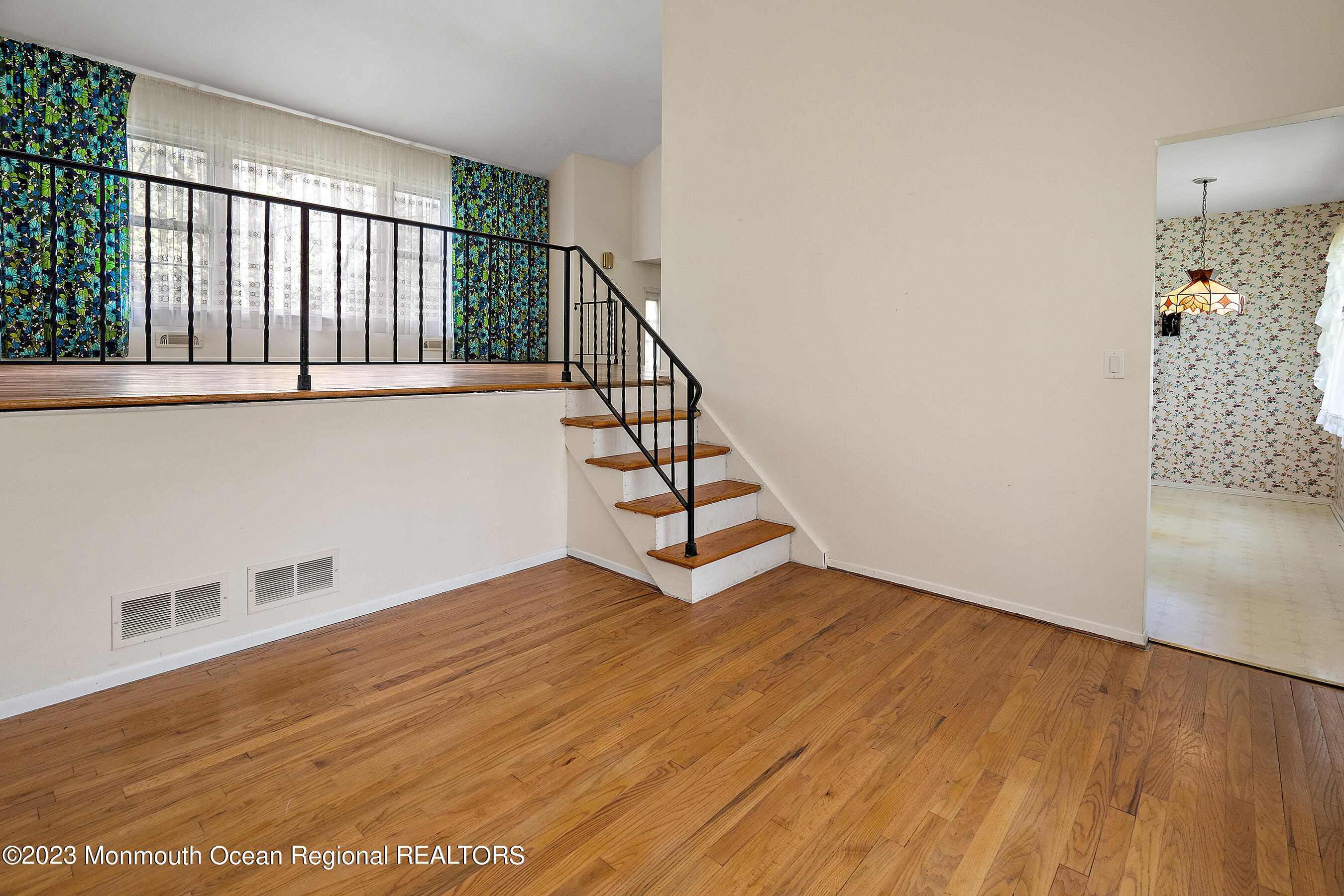1 Buttonwood Road Middletown, NJ 07748 - Photo 13 of 35 18-Dining