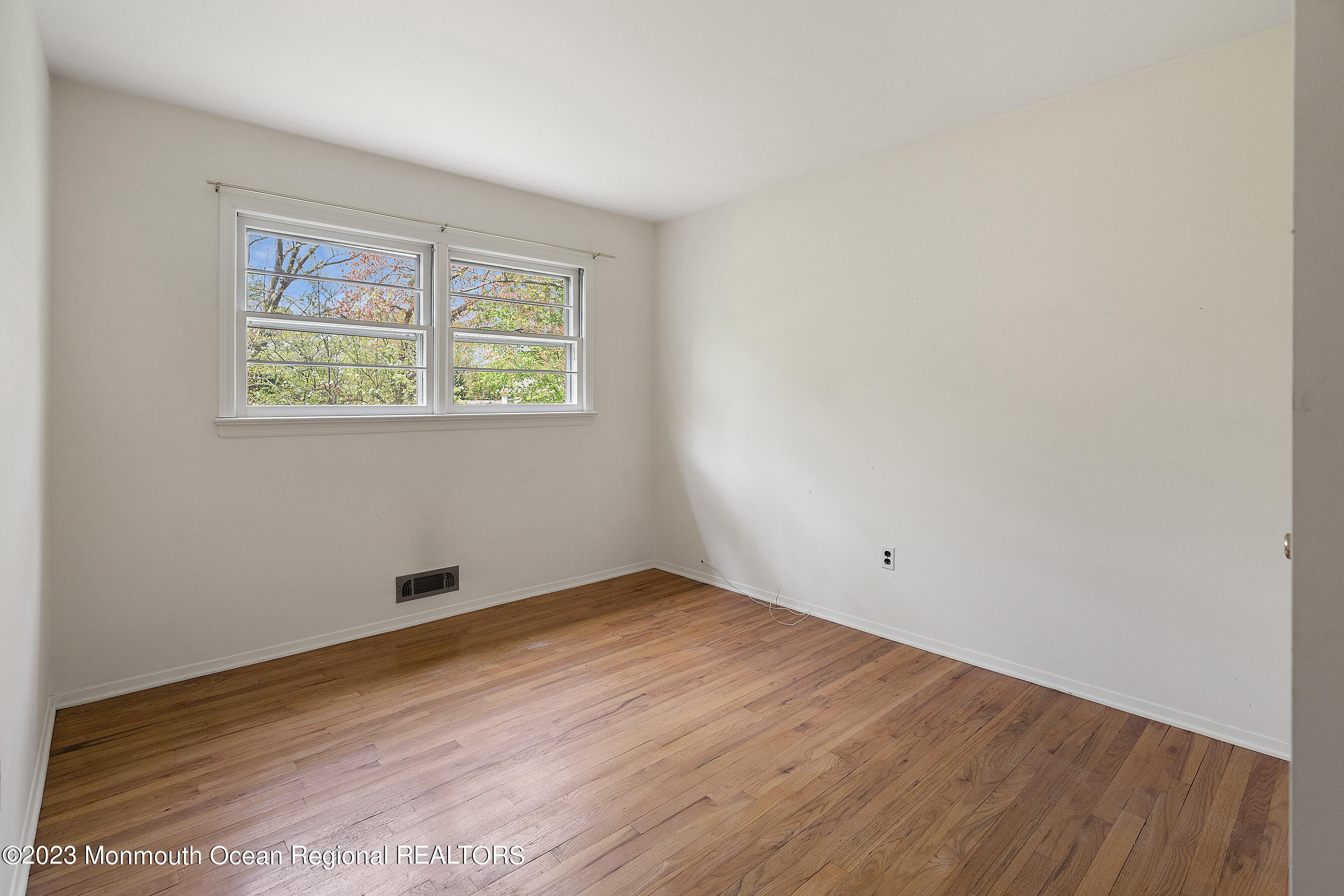1 Buttonwood Road Middletown, NJ 07748 - Photo 17 of 35 22-Bed 2