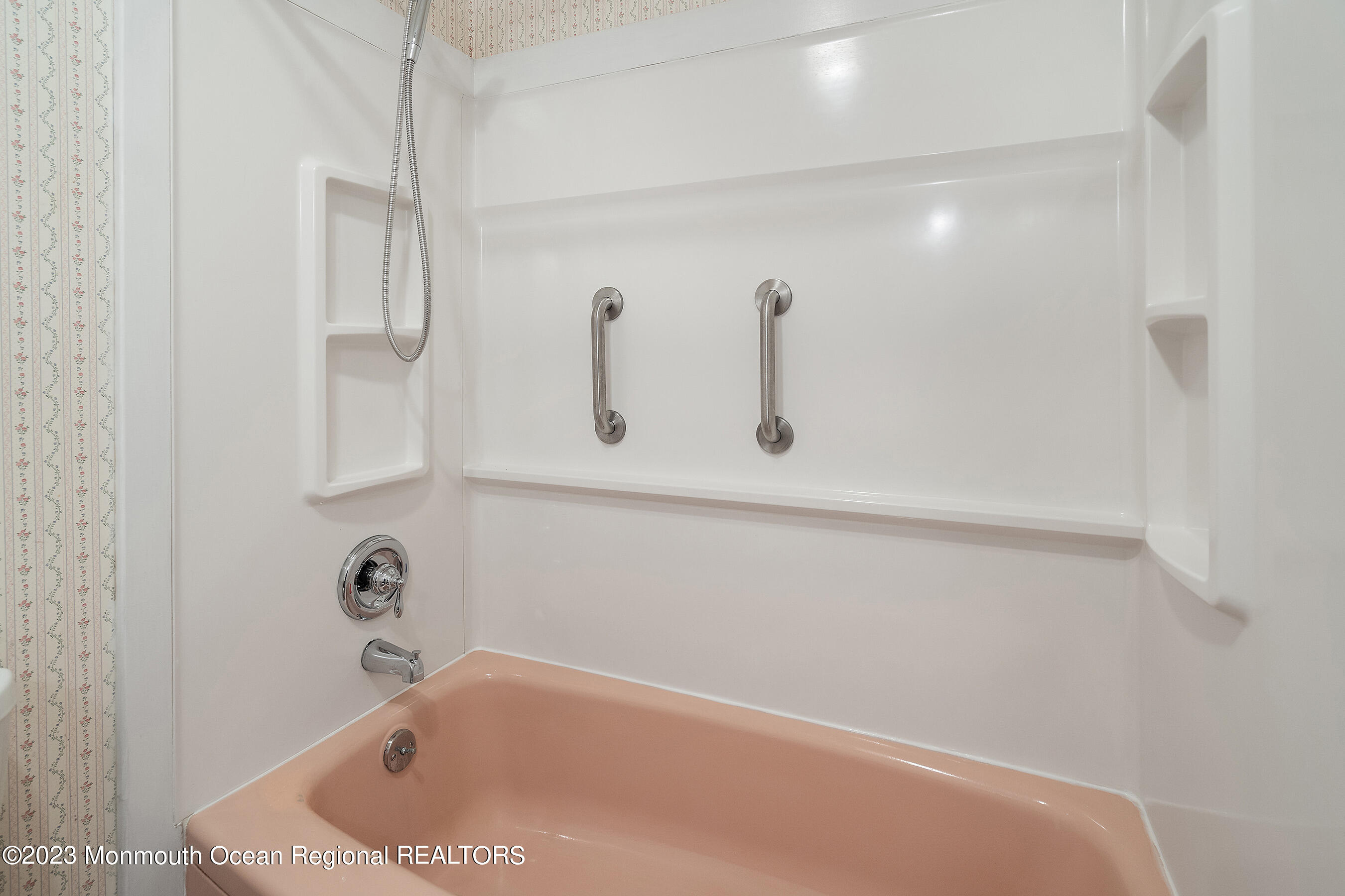1 Buttonwood Road Middletown, NJ 07748 - Photo 19 of 35 24-Lav 2B