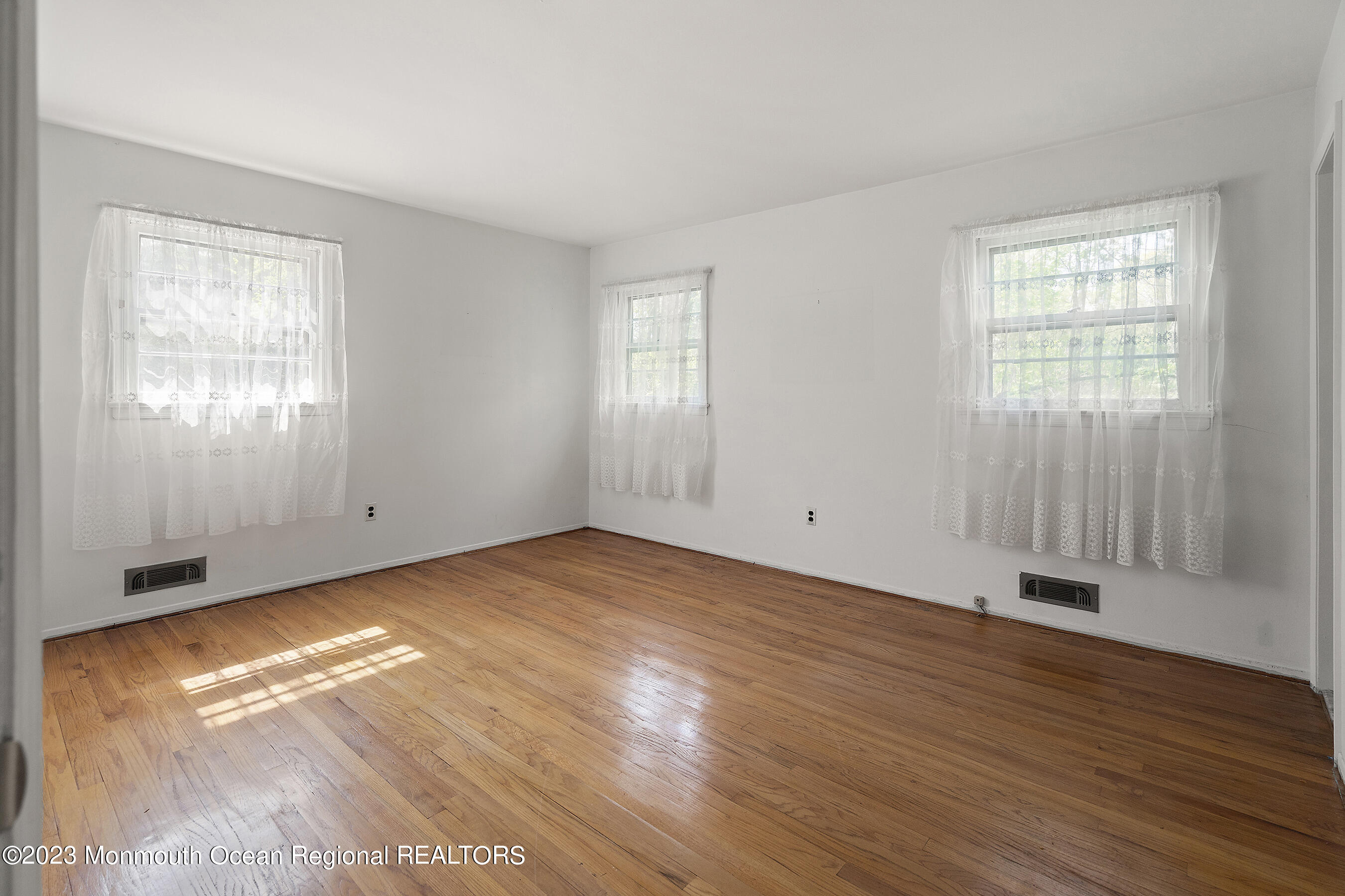 1 Buttonwood Road Middletown, NJ 07748 - Photo 20 of 35 25-Bed 3A