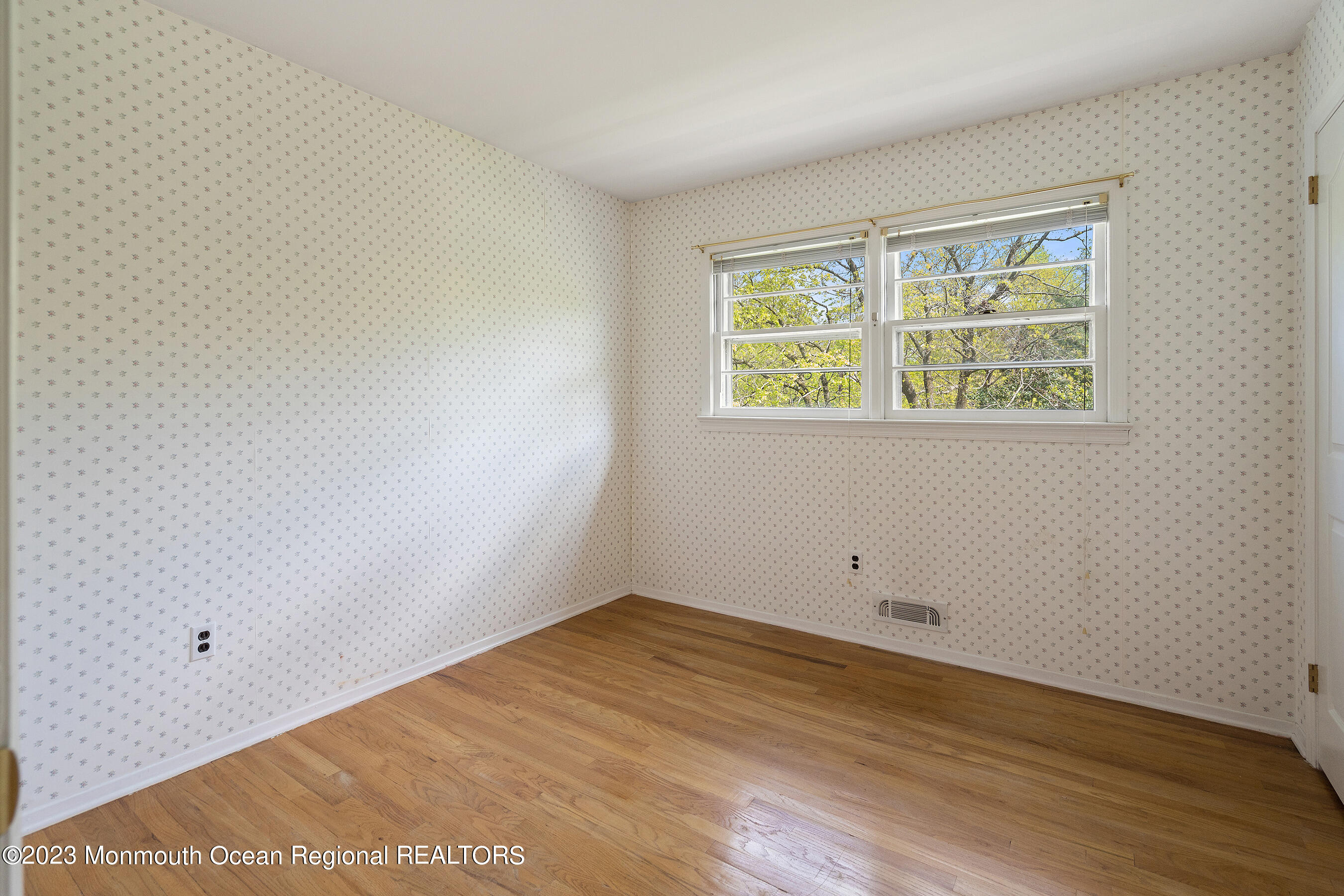 1 Buttonwood Road Middletown, NJ 07748 - Photo 24 of 35 29-Bed 5