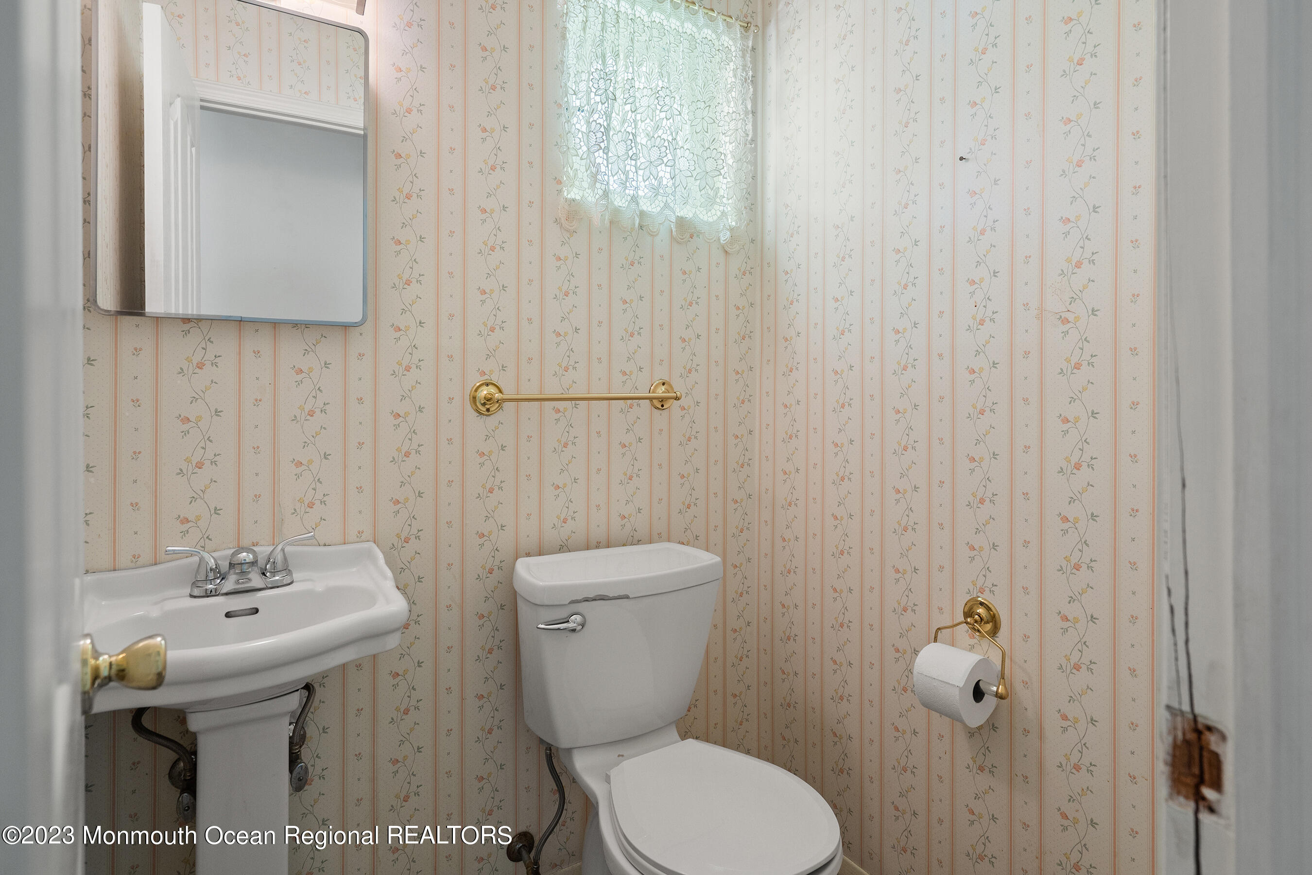 1 Buttonwood Road Middletown, NJ 07748 - Photo 5 of 35 08-Lav1