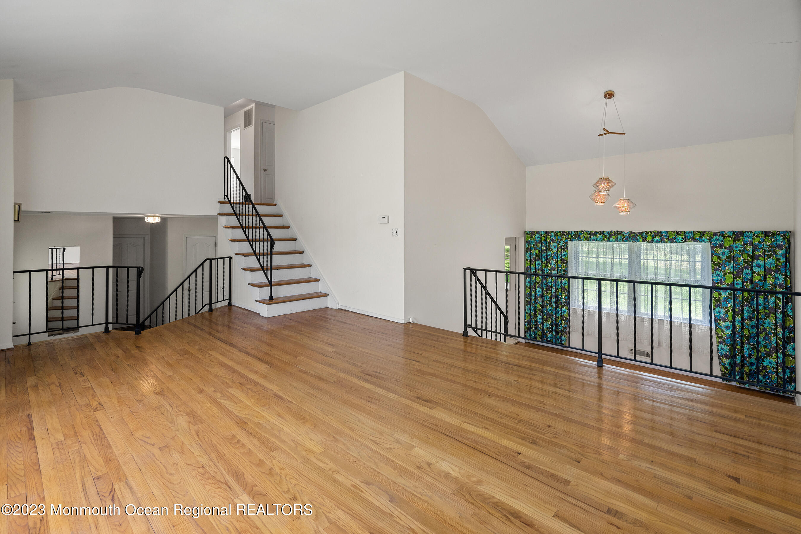 1 Buttonwood Road Middletown, NJ 07748 - Photo 9 of 35 14-Living 1A