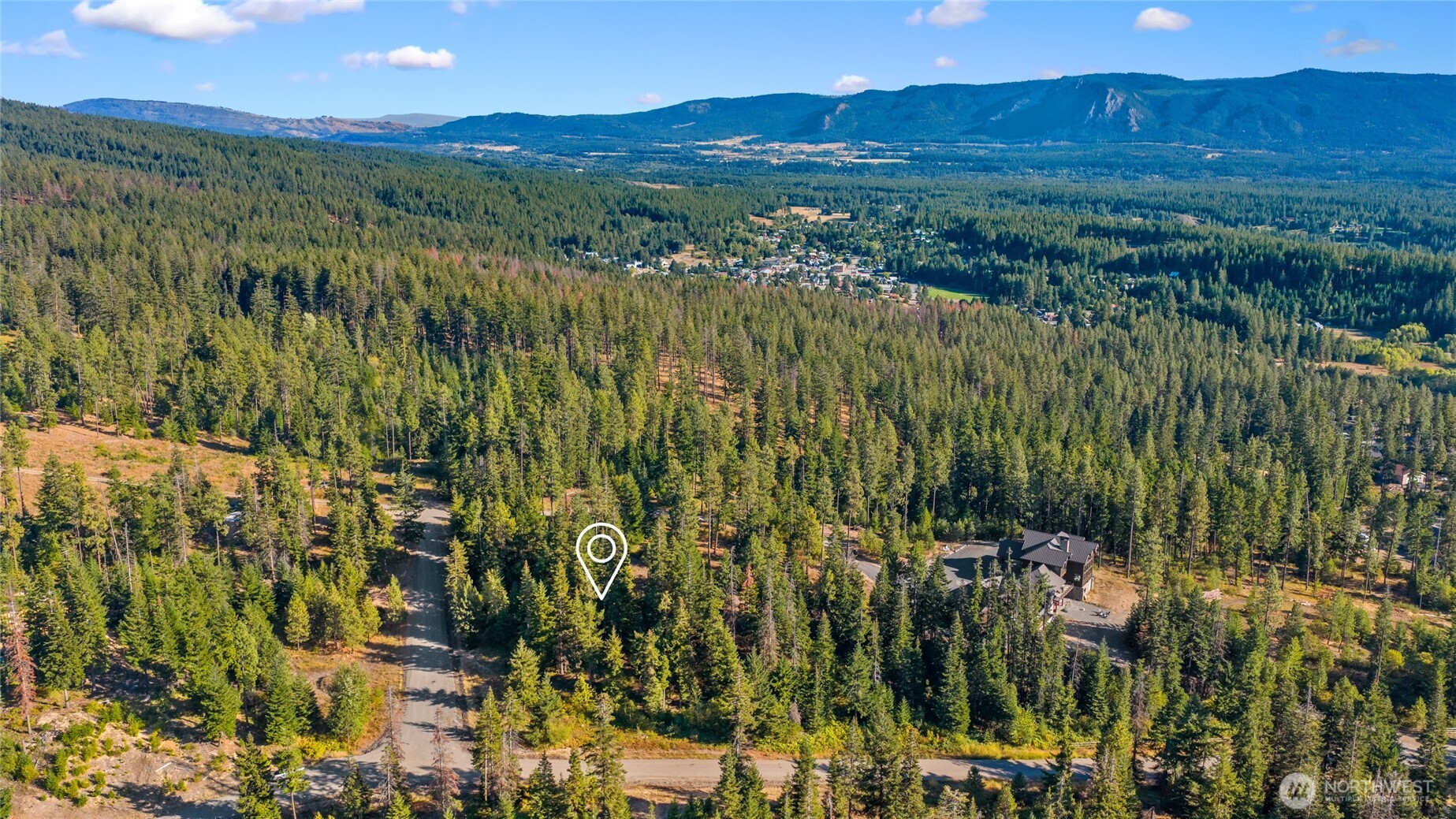1000 R&R Hts Drive Roslyn, WA 98941 - Photo 13 of 23 a view of a city and mountains