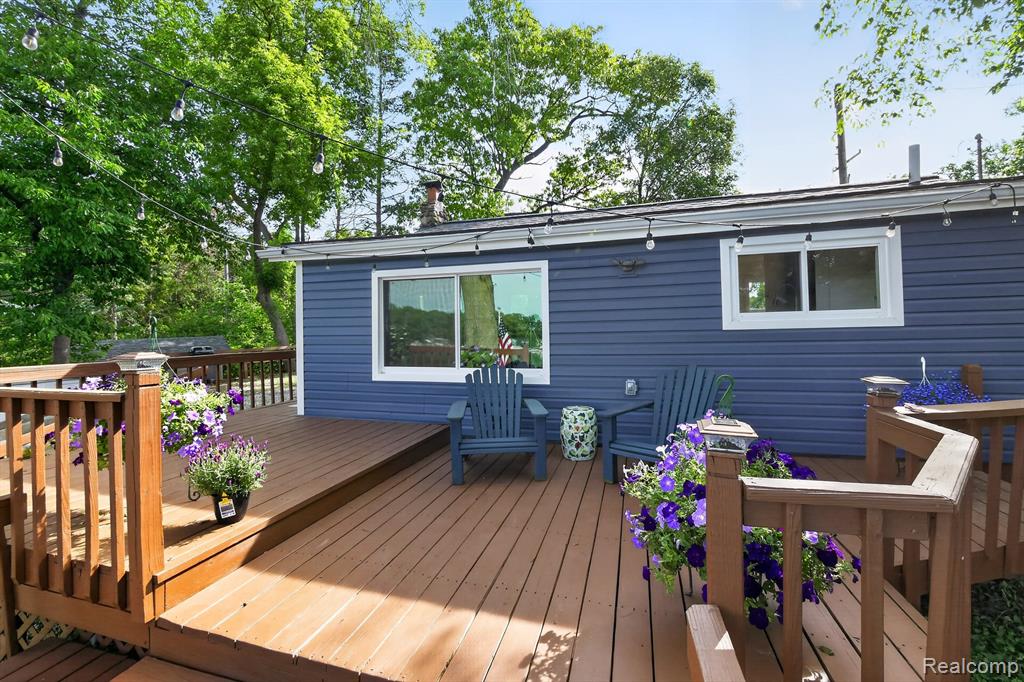 1717 Triangle Lake Road Howell, MI 48843 - Photo 7 of 58