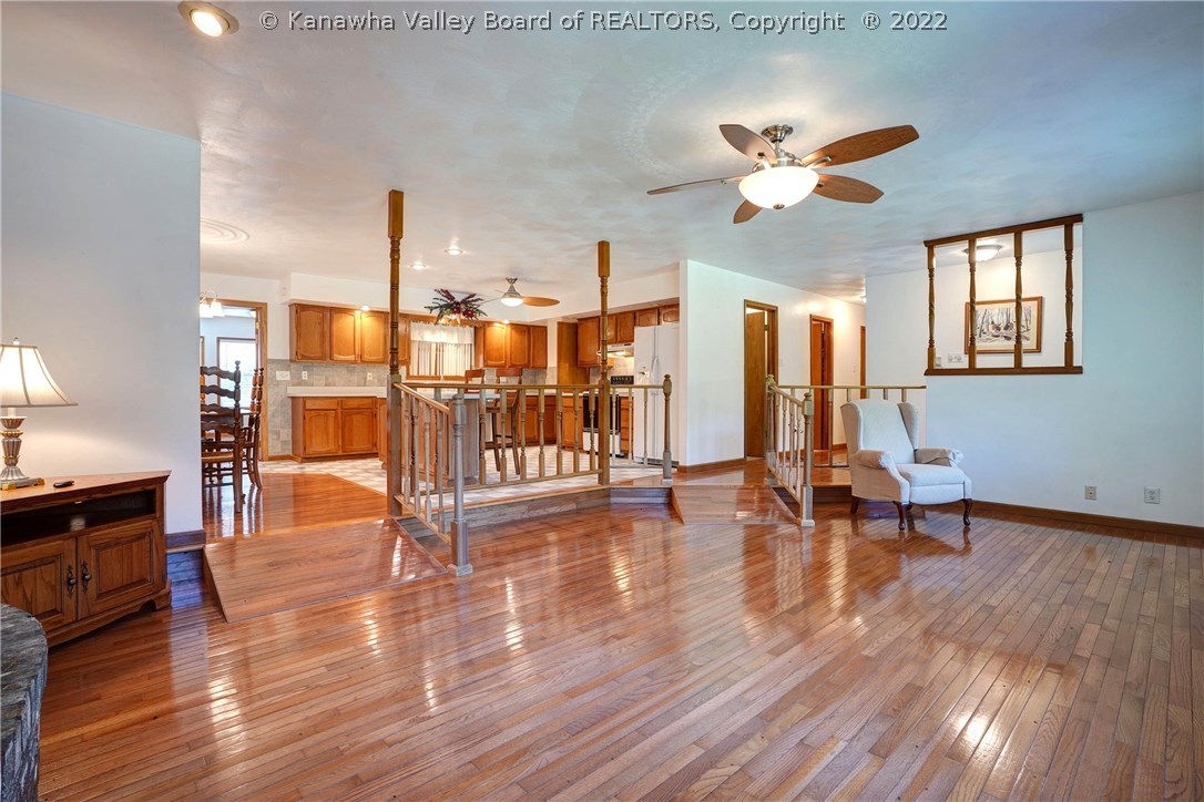 4755 Fire Creek Road Charleston, WV 25313 - Photo 7 of 30 Gallery Image 7