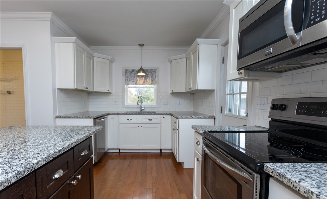 20 West View Street Warwick, RI 02889 - Photo 15 of 38