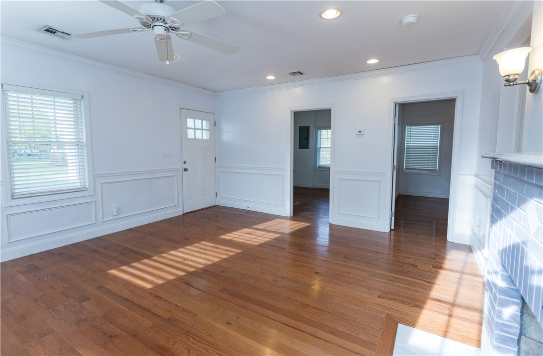 20 West View Street Warwick, RI 02889 - Photo 8 of 38