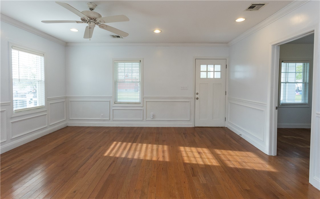 20 West View Street Warwick, RI 02889 - Photo 9 of 38