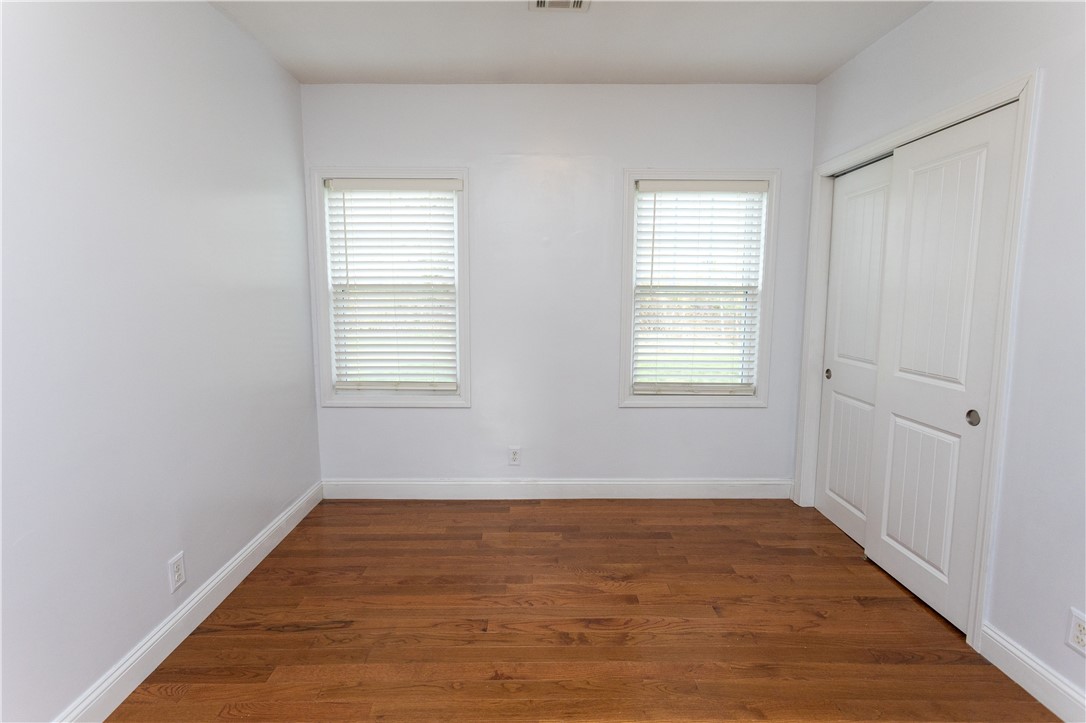 20 West View Street Warwick, RI 02889 - Photo 10 of 38