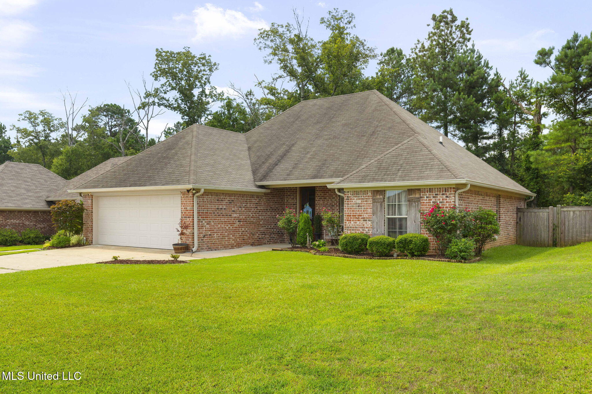 136 Greenfield Ridge Drive Brandon, MS 39042 - Photo 2 of 49 2-web-or-mls-136 Greenfield Ridge-2