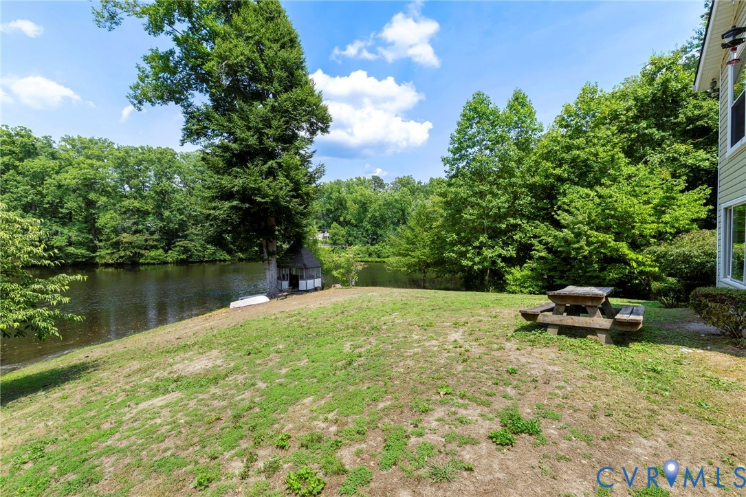 4512 Forrestal Road Chester, VA 23831 - Photo 38 of 47