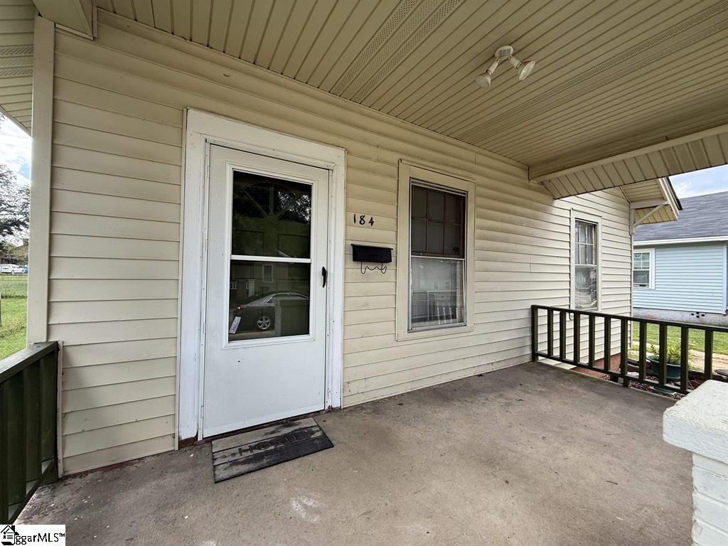 184 Cypress Street Clinton, SC 29325 - Photo 3 of 15 Gallery Image 3