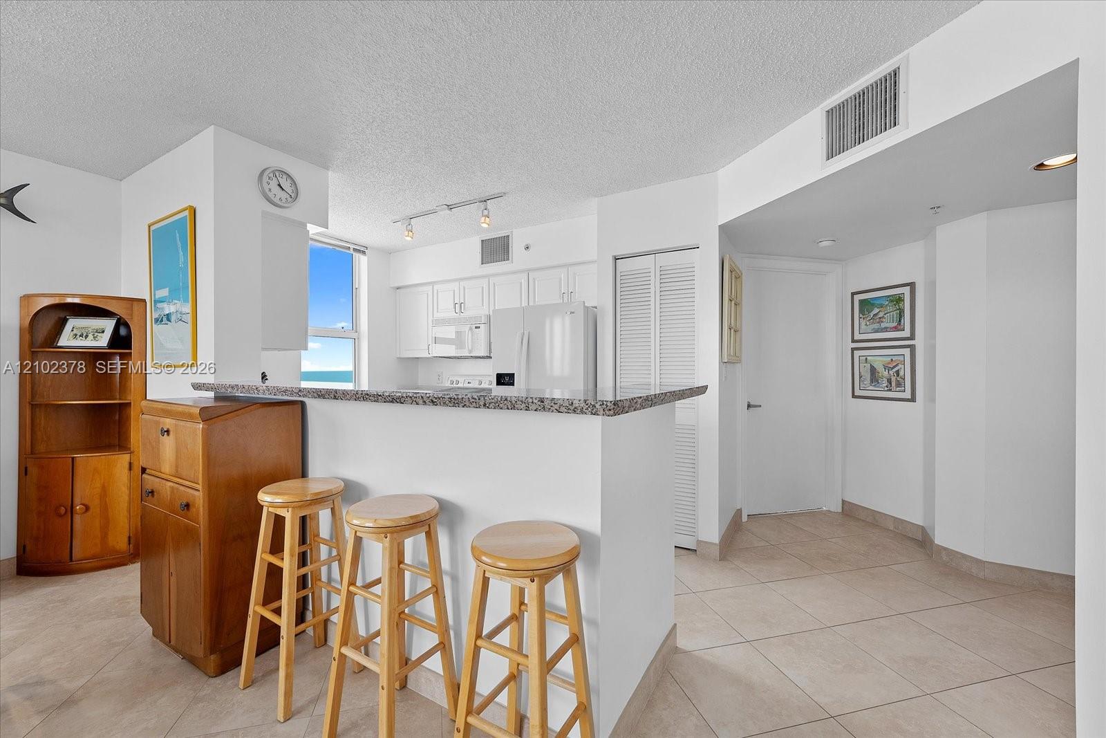 90 Alton Road, Unit 2911 Miami Beach, FL 33139 - Photo 16 of 39 Gallery Image 16