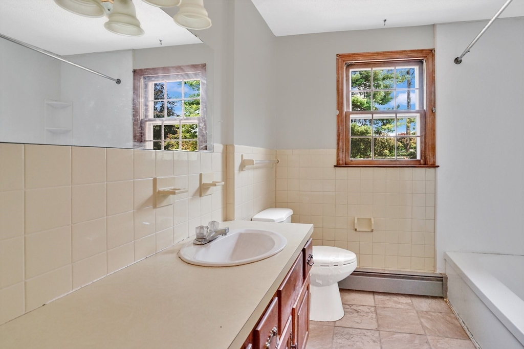 36 County Road Holyoke, MA 01040 - Photo 15 of 35