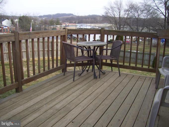1601 Thomas Drive Point of Rocks, MD 21777 - Photo 6 of 19 Deck