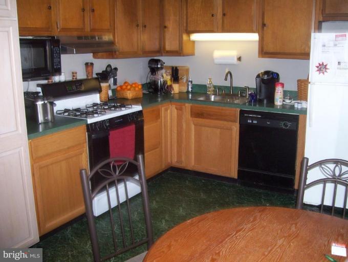 1601 Thomas Drive Point of Rocks, MD 21777 - Photo 8 of 19 Kitchen