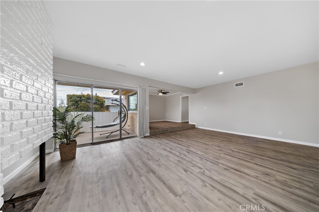 466 South Wellington Road Orange, CA 92869 - Photo 7 of 33 Family room