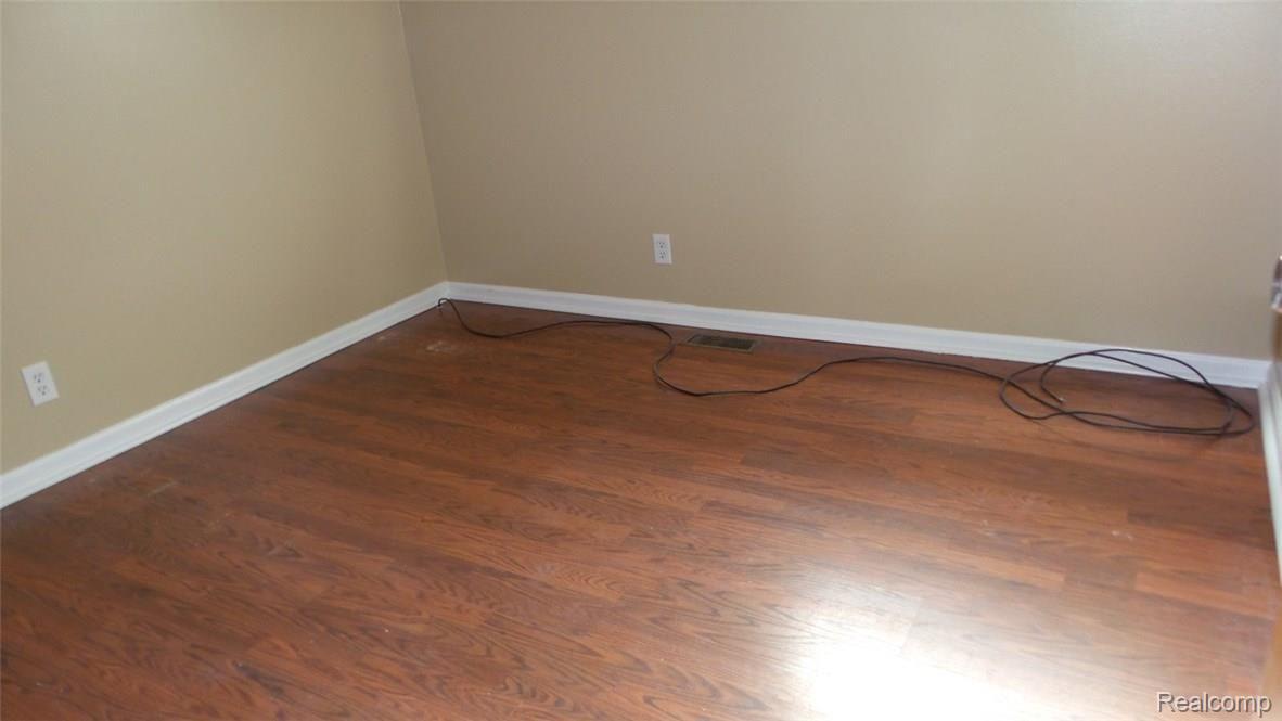11501 Martin Road Warren, MI 48093 - Photo 17 of 21 James Photos 078.jpg