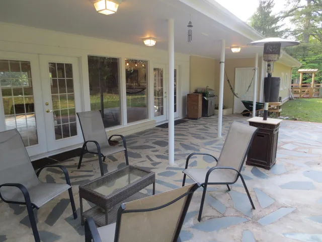 $2,600 | 785 East Massachusetts Avenue, Southern Pines, NC 28387