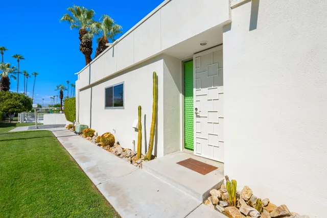 $4,500 | 800 East La Verne Way, Palm Springs, CA 92264