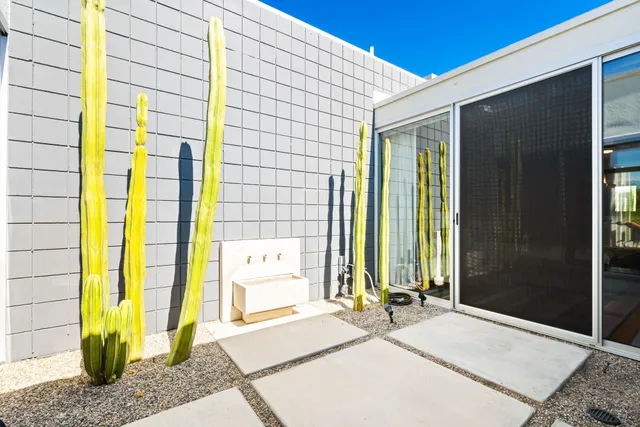 $4,500 | 800 East La Verne Way, Palm Springs, CA 92264