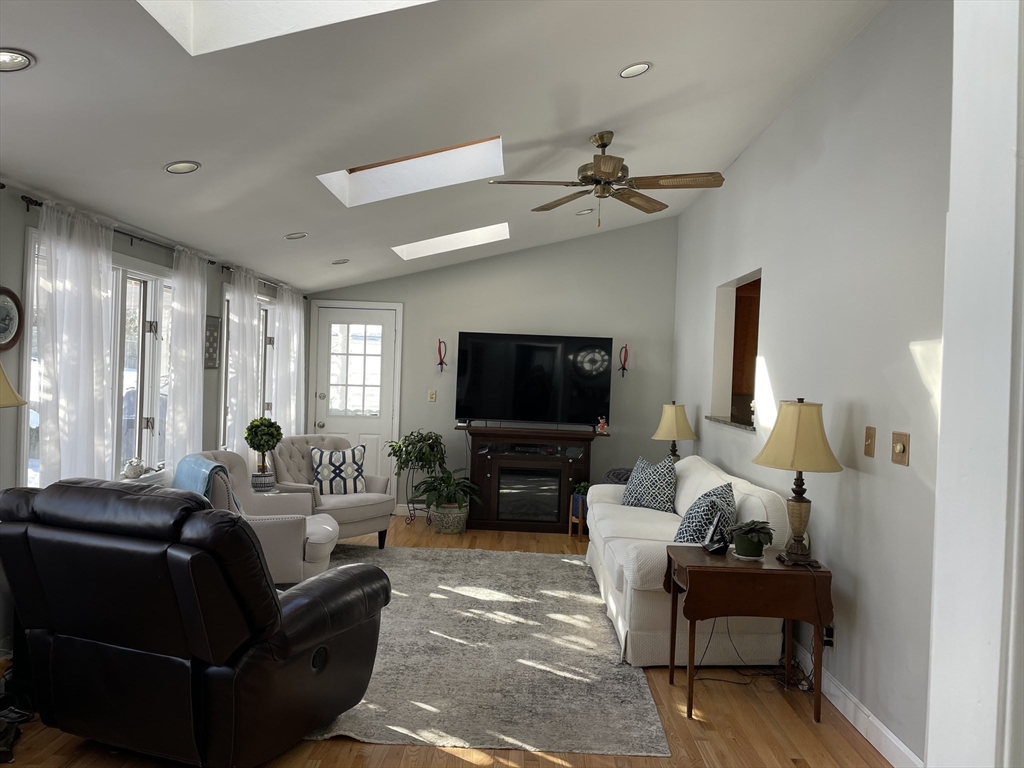 255 River Street Braintree, MA 02184 - Photo 8 of 14