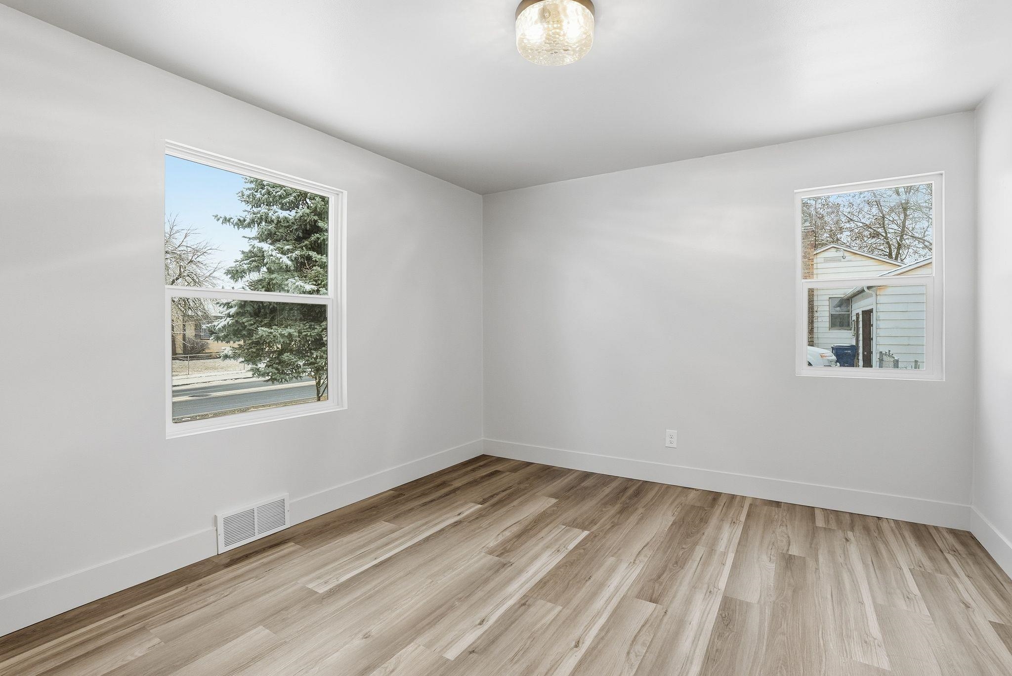 3027 West Rowan Avenue Spokane, WA 99205 - Photo 14 of 26