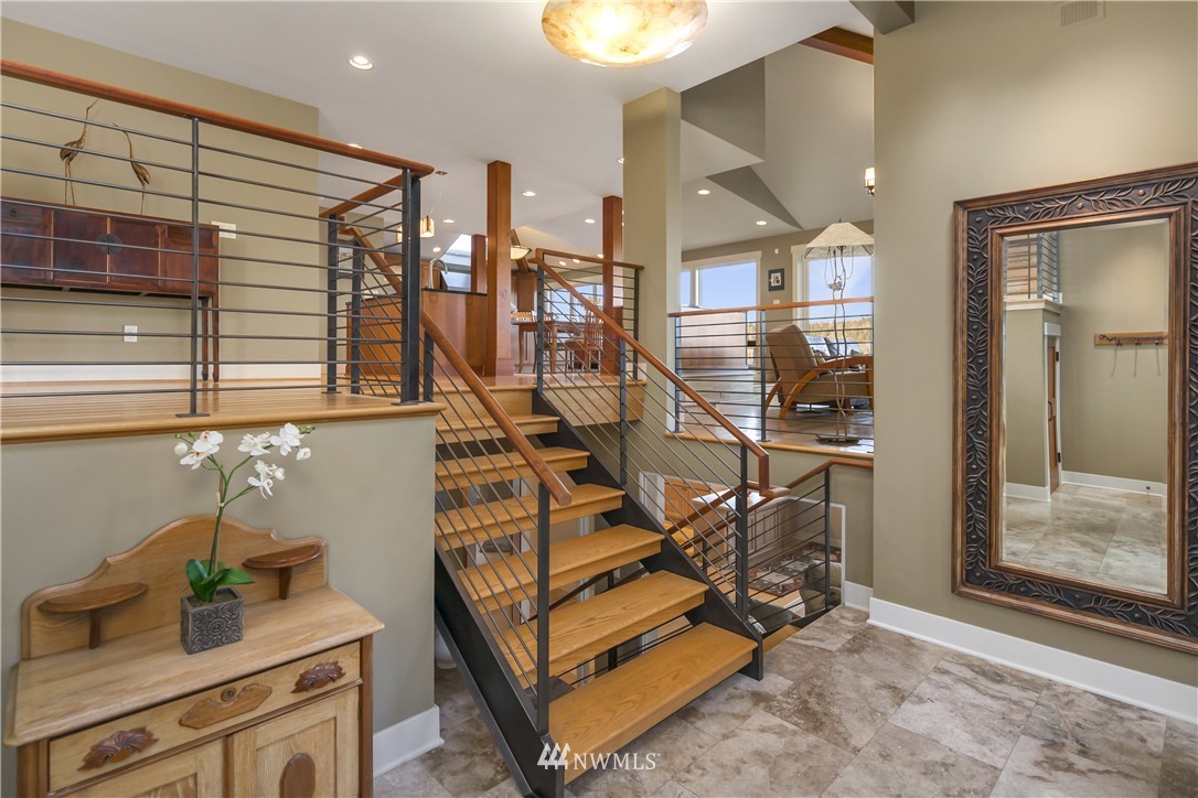 12720 Riviera Place Northeast Seattle, WA 98125 - Photo 2 of 23