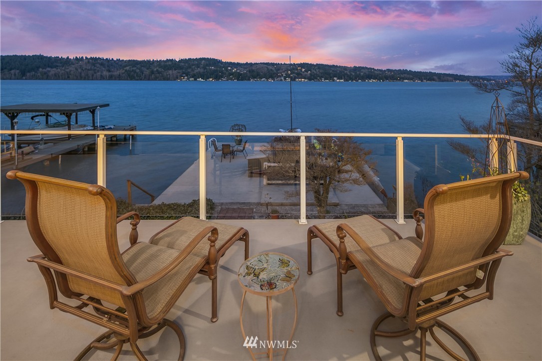 12720 Riviera Place Northeast Seattle, WA 98125 - Photo 13 of 23