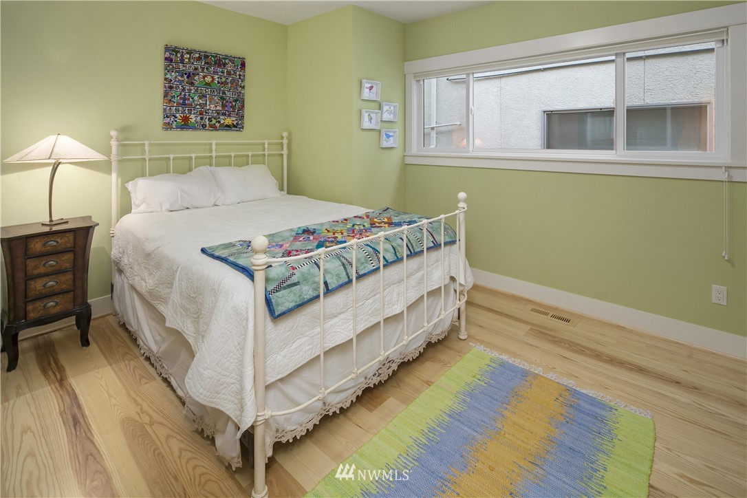12720 Riviera Place Northeast Seattle, WA 98125 - Photo 20 of 23