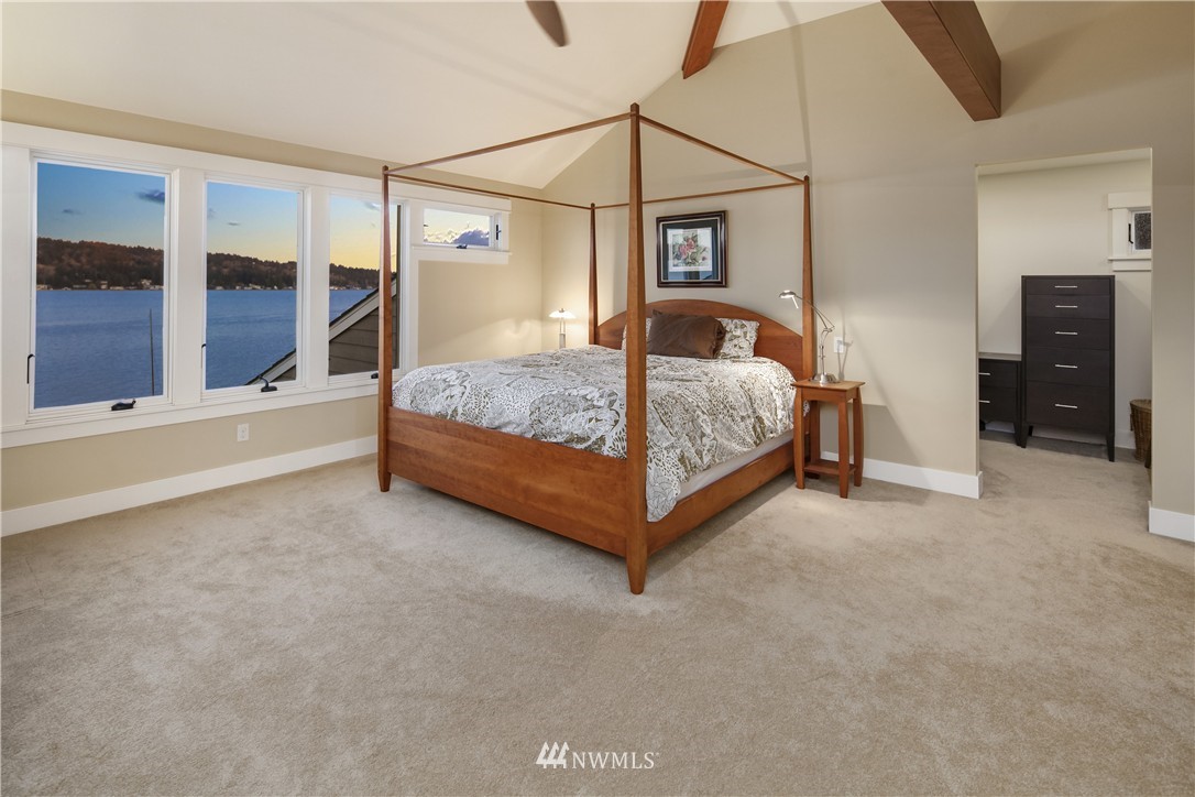 12720 Riviera Place Northeast Seattle, WA 98125 - Photo 10 of 23