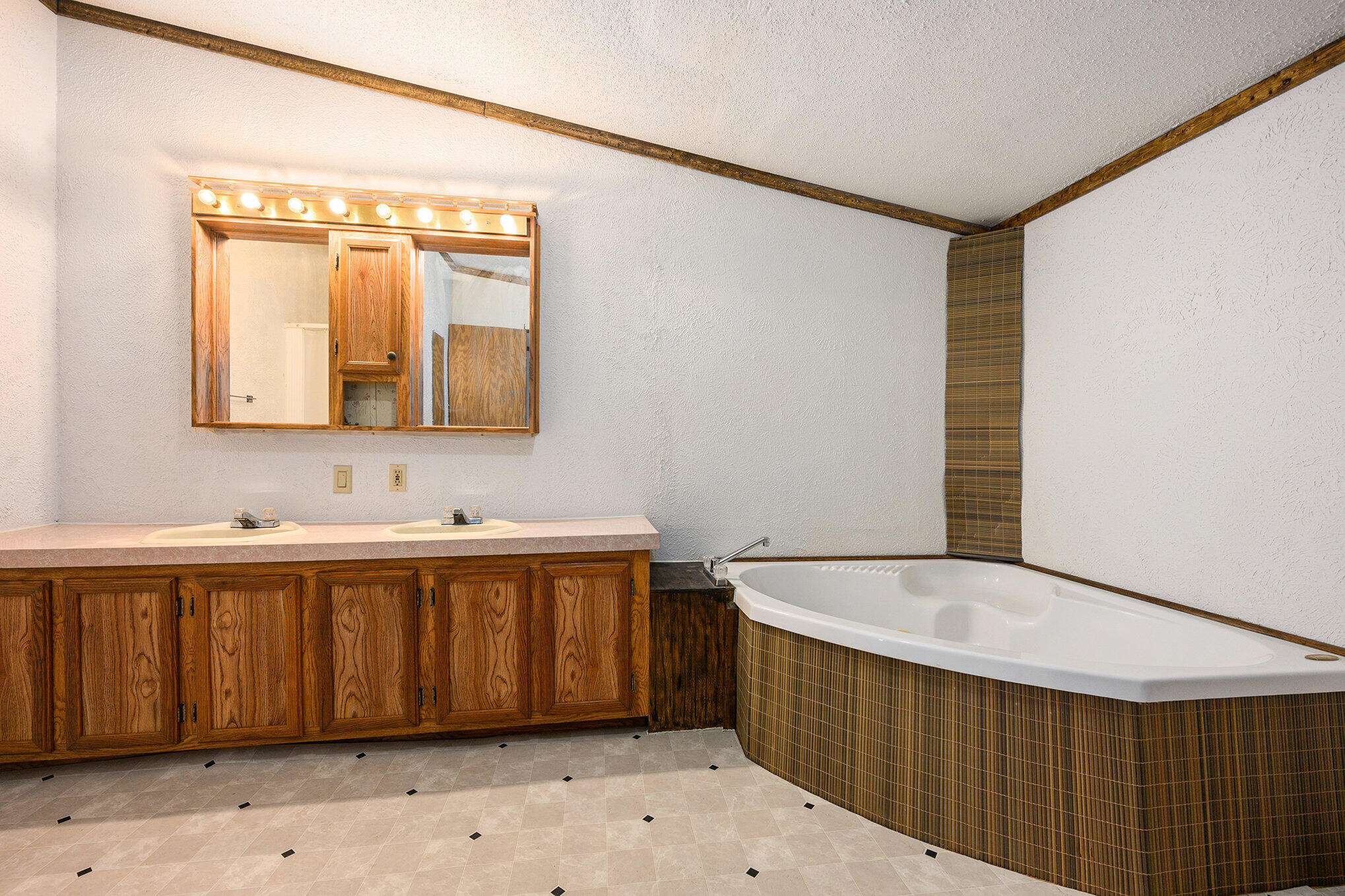 12901 Millers Mill Road Constantine, MI 49042 - Photo 10 of 23 011_file_679