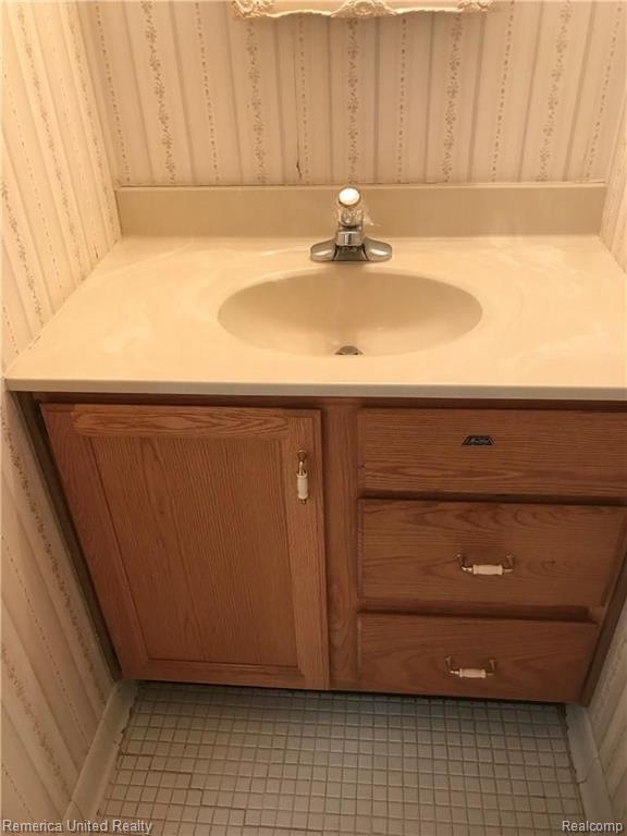 1677 Riverside Drive Rochester Hills, MI 48309 - Photo 11 of 20