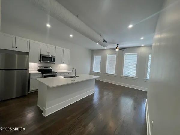 $1,400 | 843 Forsyth Street, Macon, GA 31201