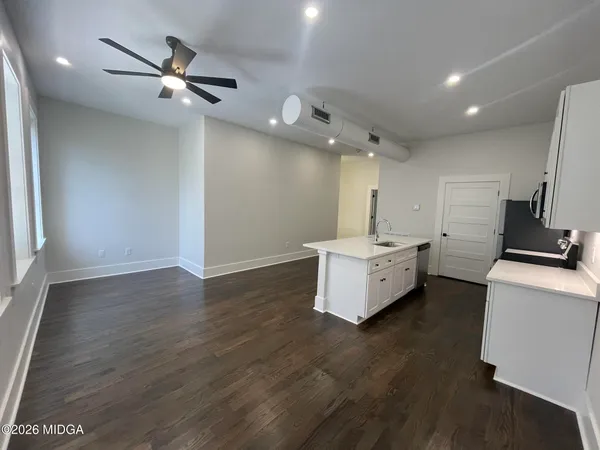 $1,400 | 843 Forsyth Street, Macon, GA 31201